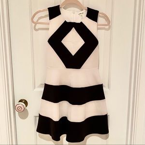 Monteau Girl Black and White Geometric Dress